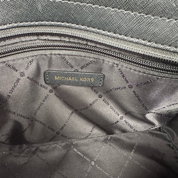 MICHAEL KORS Selma Medium Saffiano Leather Cossbody Bag EXCELLENT CONDITION - Picture 10 of 15